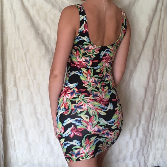 Forever 21 Floral Bodycon Mini Dress - Picture 4 of 4